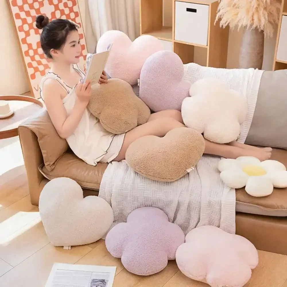 Coussin en forme de cœur rose