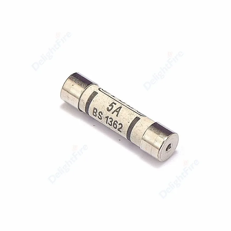 Adaptateur de voyage Europe vers Royaume-Uni avec fusible 5A 5