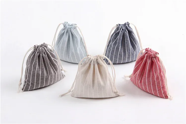 Pochette en coton et lin gros plan