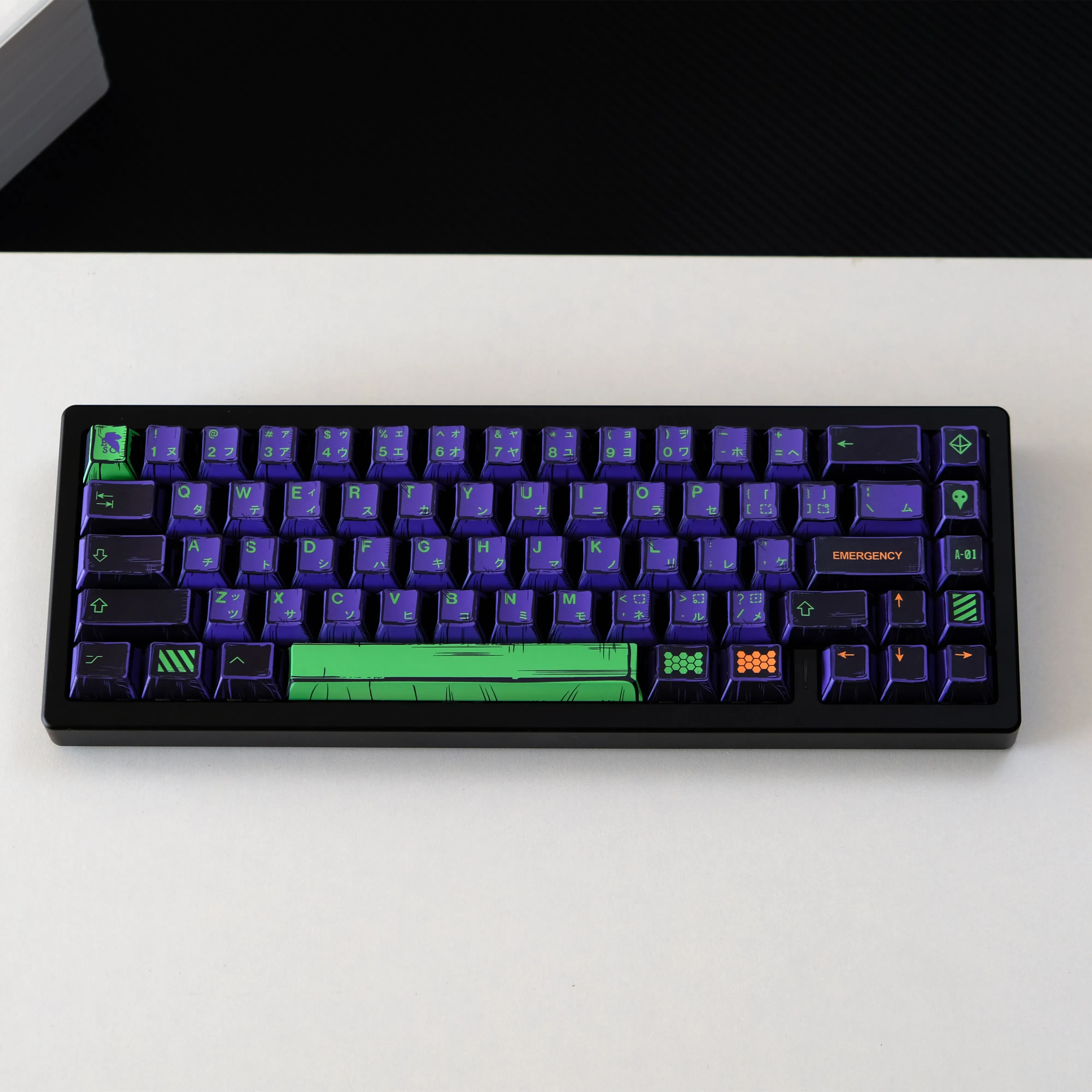 Set de keycaps PBT EVA-01 - Profil Cherry, Dye-Sub, 78/151 touches, Disposition ISO - Image 3