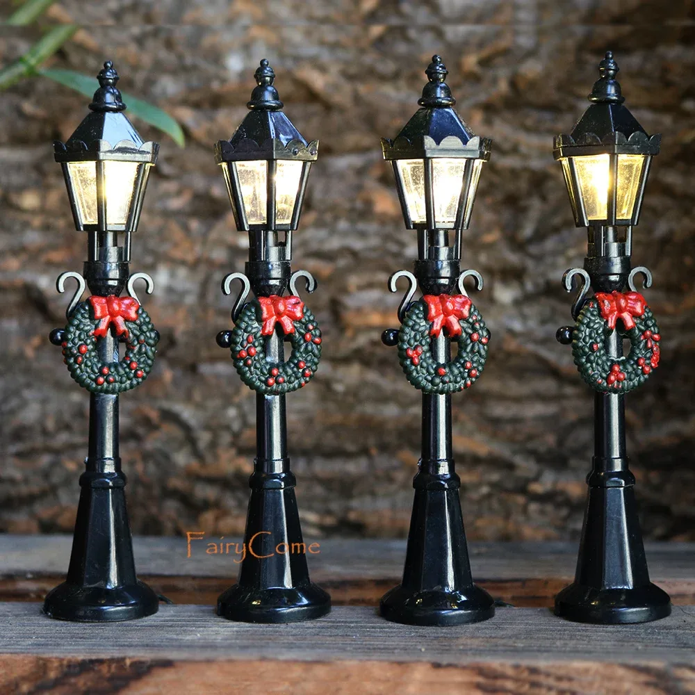 Lampadaire miniature à LED pour village de Noël - Image 1