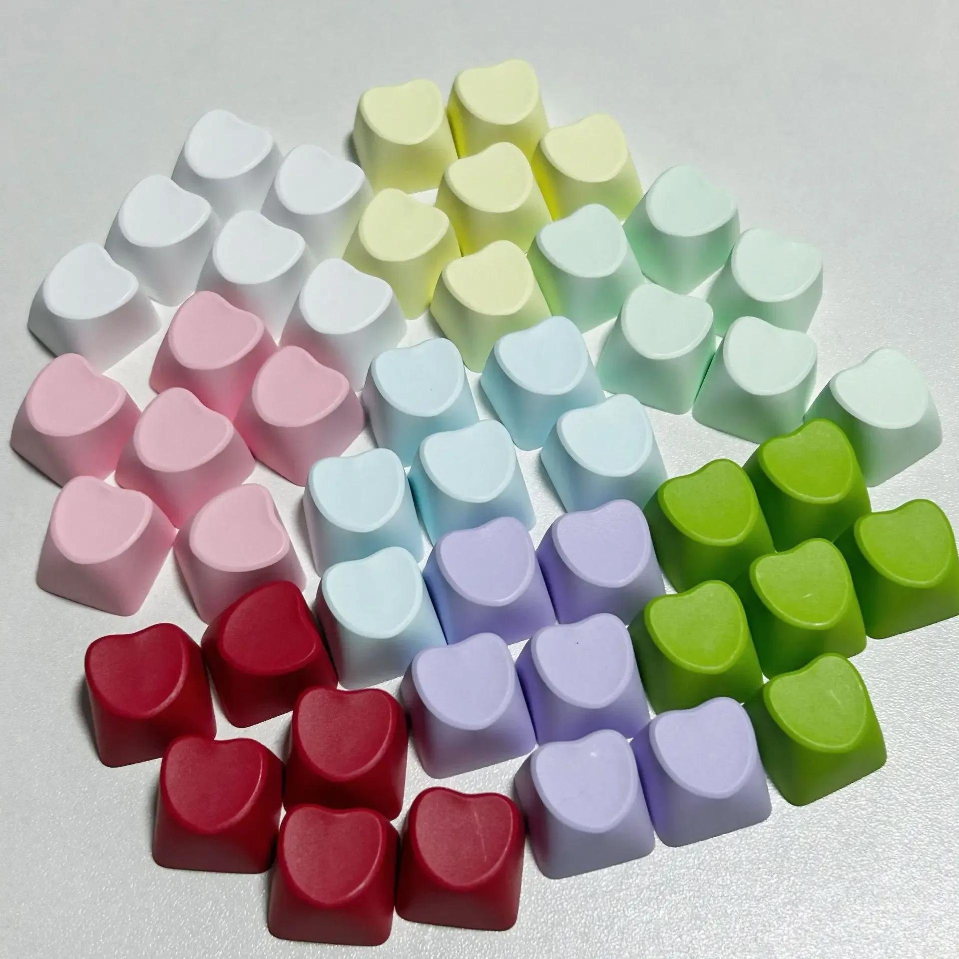 Lot de 10/20 Keycaps Vierges en PBT Épais - Forme de Cœur - Profil R4 (Switches MX) - Image 1