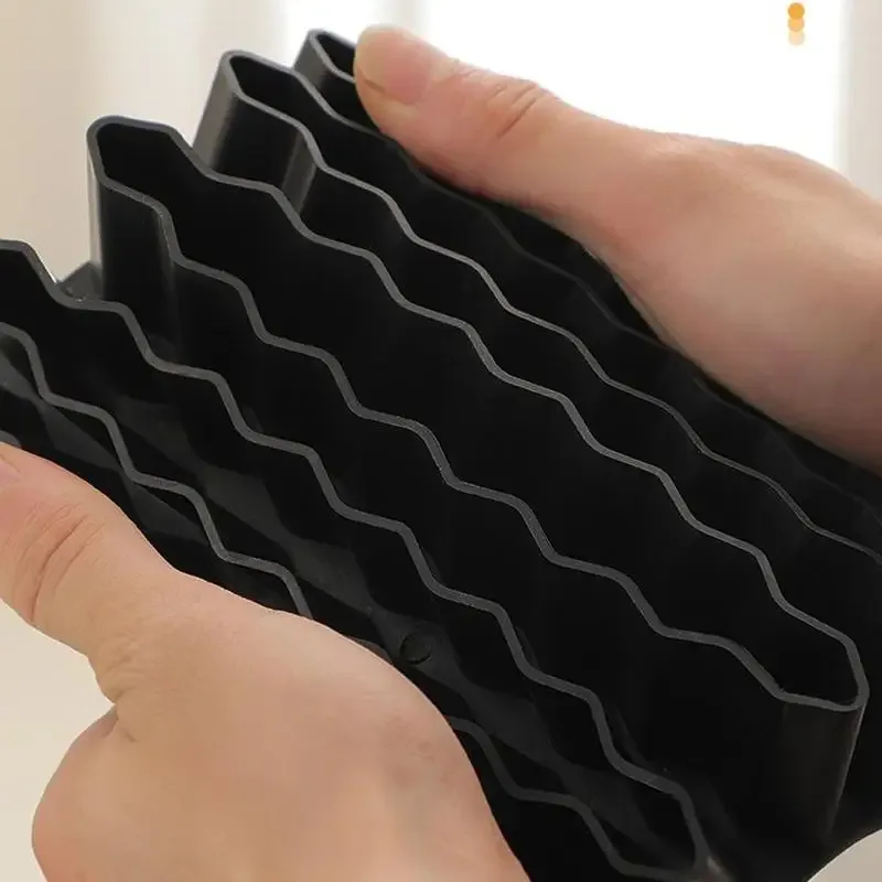 Porte-stylo et organisateur de bureau ondulé en silicone - Image 6