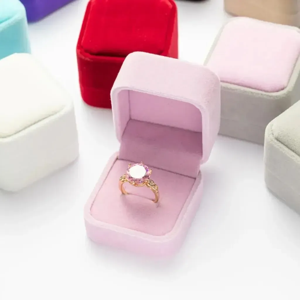 Emballage pour bijoux : boîte à bagues, organisateur de colliers et support pour boucles d'oreilles 2