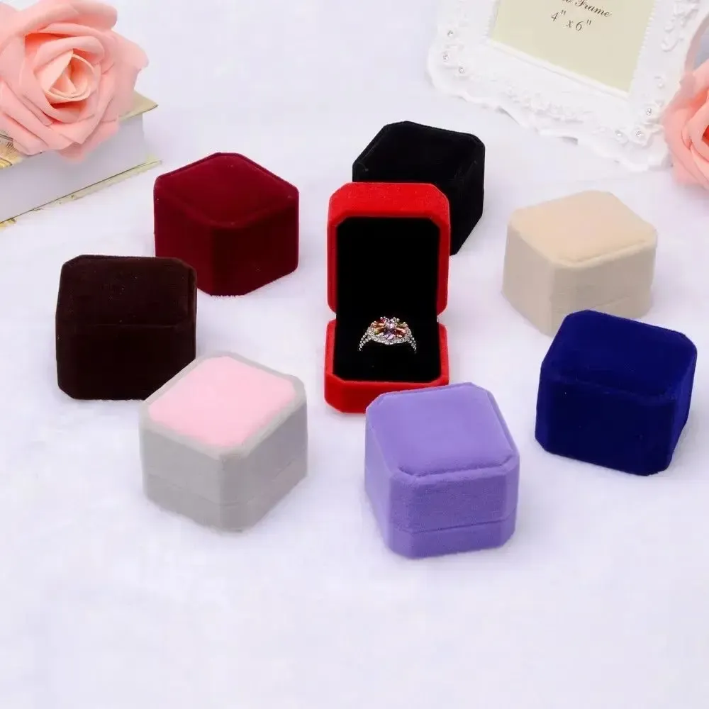 Emballage pour bijoux : boîte à bagues, organisateur de colliers et support pour boucles d'oreilles