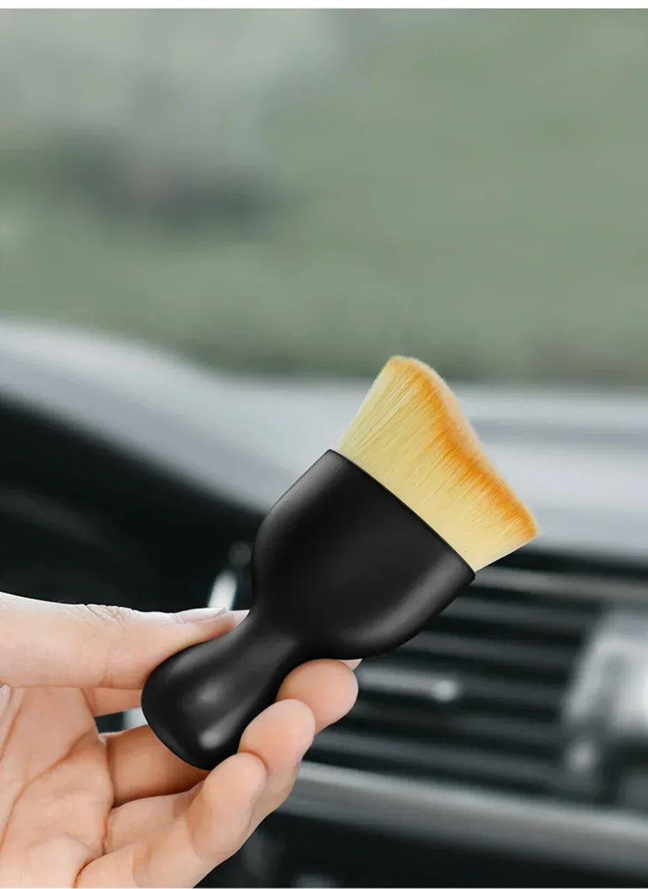 Détail de la brosse de nettoyage automobile