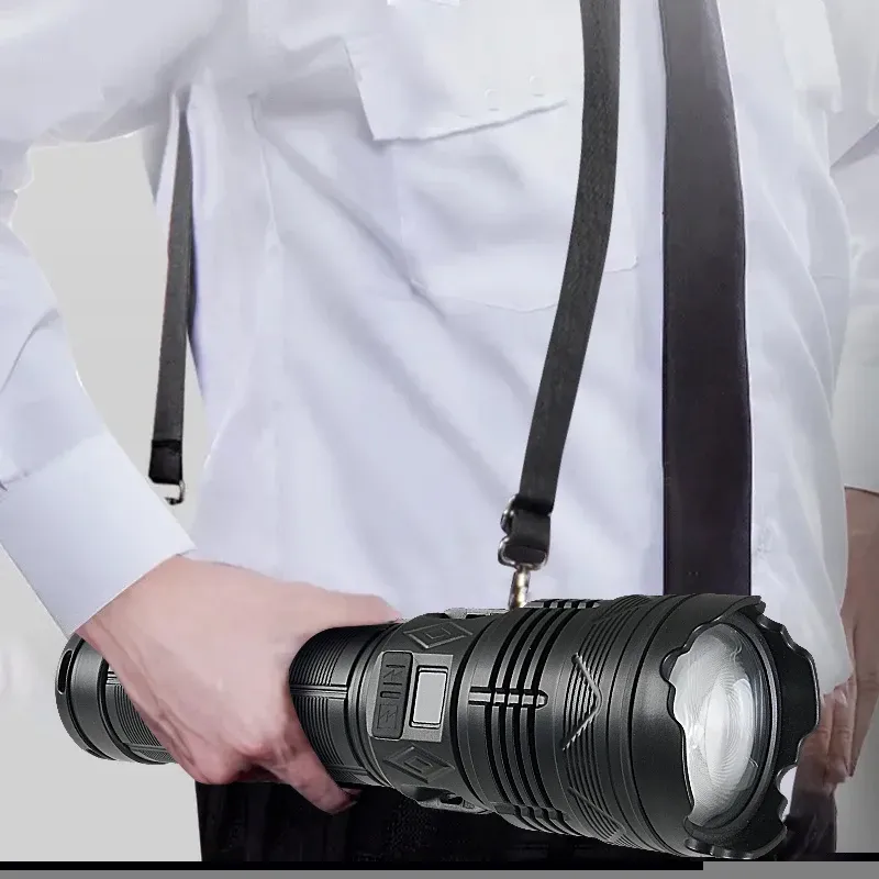 Lampe torche tactique LED rechargeable ultra puissante 10000W, super lumineuse, modèle 2026 pour aventure en plein air, pêche et camping 5