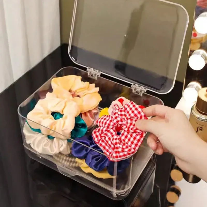 Boîte de rangement installée sur un bureau