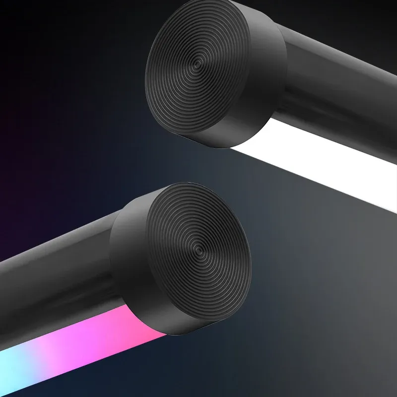 Détail de la lumière RGB sur un bureau moderne