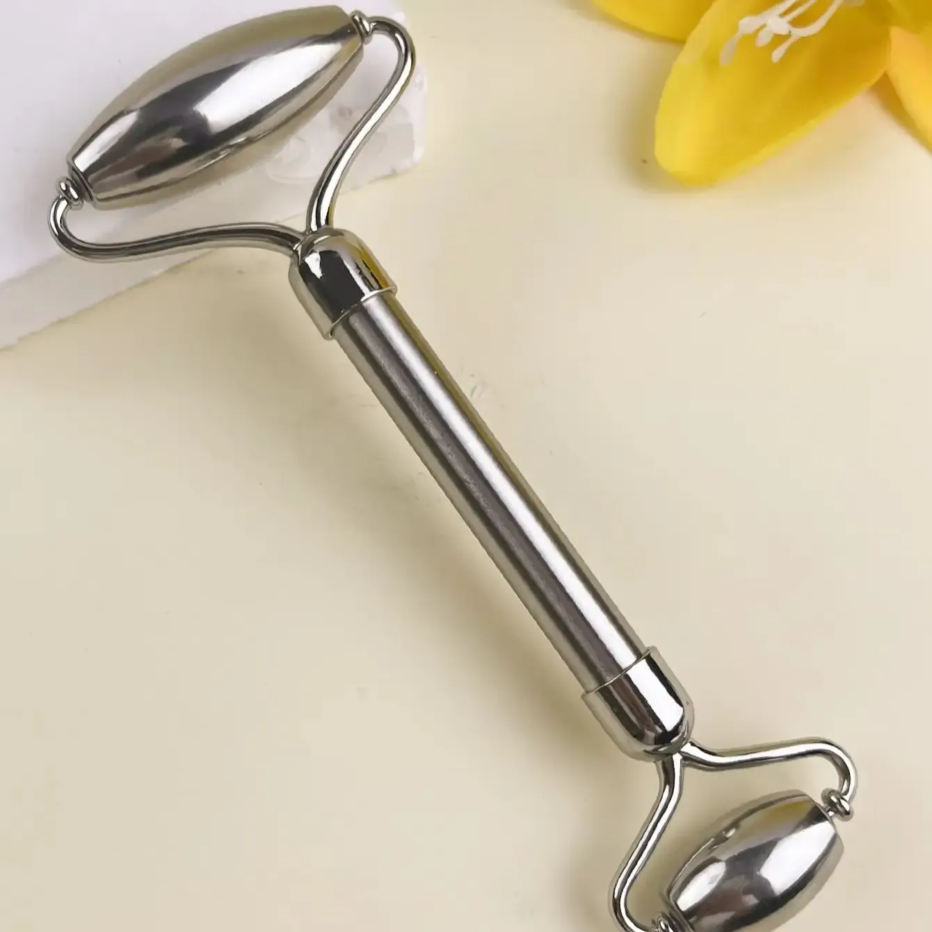 Rouleau facial en acier inoxydable 304 à double tête pour massage du visage 5