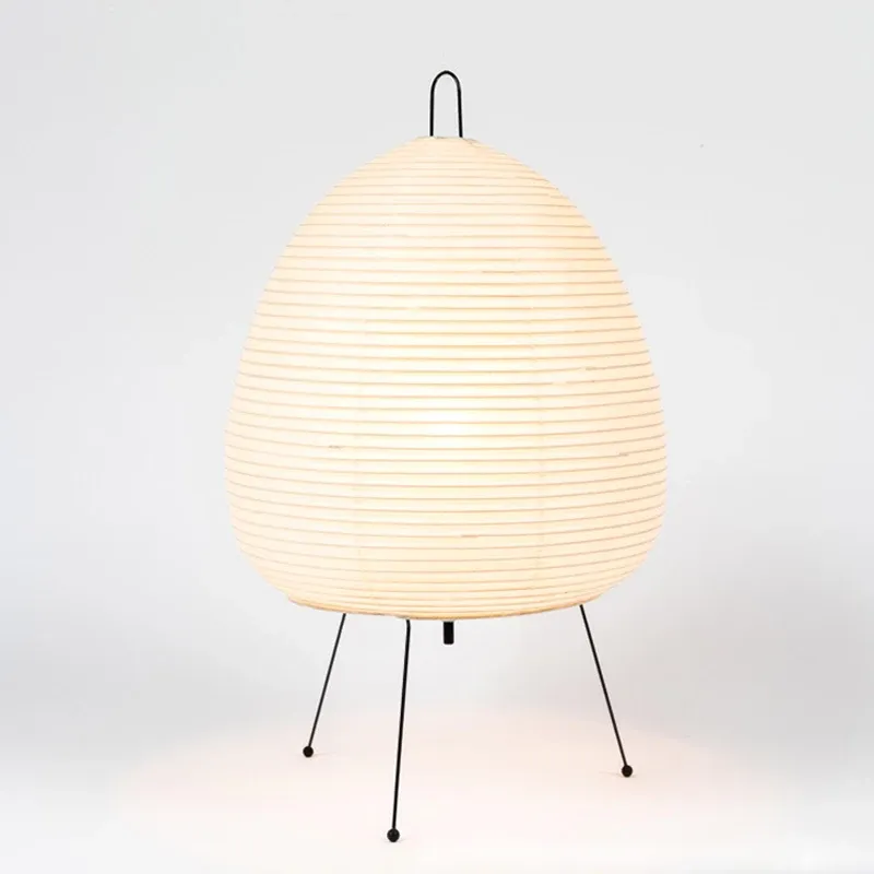 Lampe en papier de riz dans un espace de détente