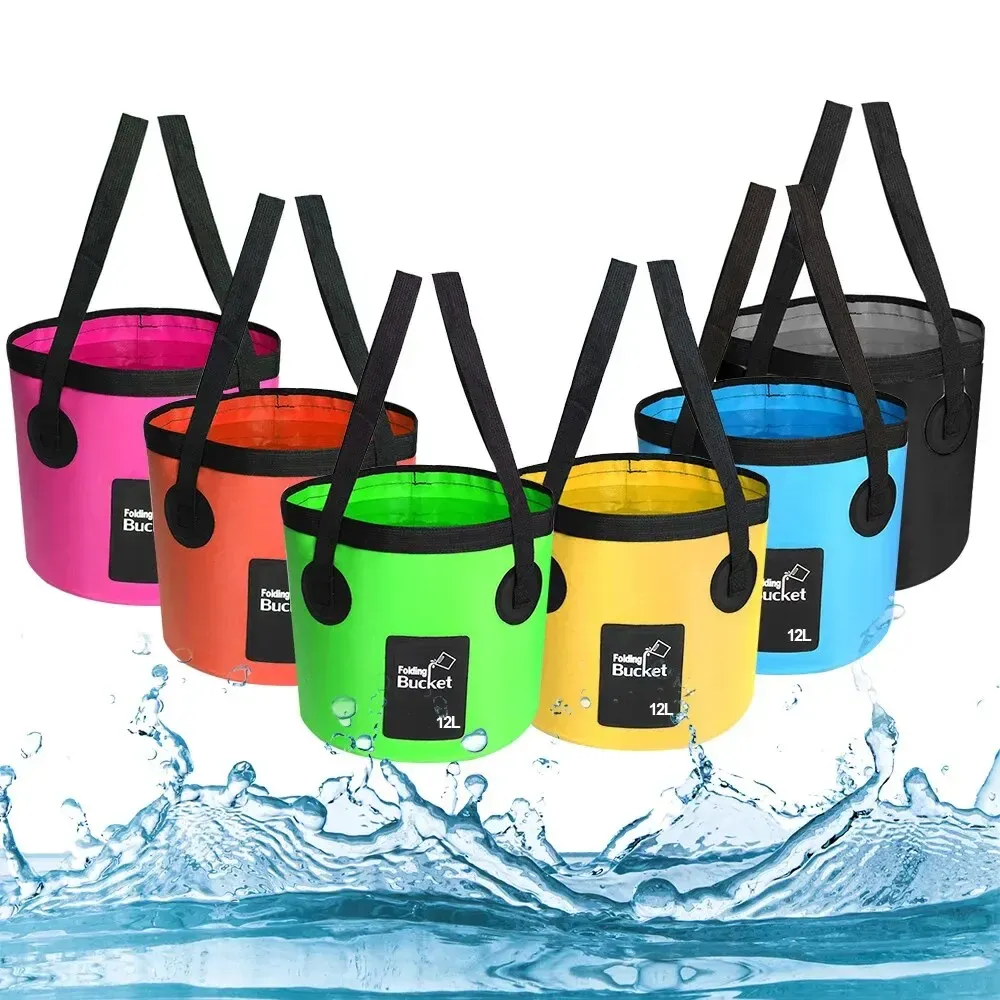 Seau pliant portable de 12 L en situation
