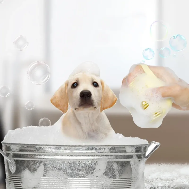 Gant de massage en silicone pour chien et chat, brosse de toilettage pour le bain 2