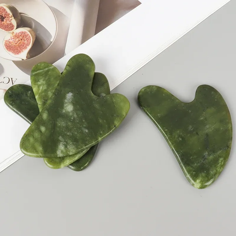 Outil de massage Gua Sha en jade de Xiuyan en forme de cœur pour le cou 5