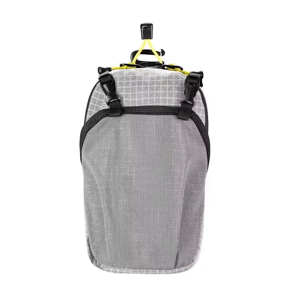 Sac à dos tactique en utilisation