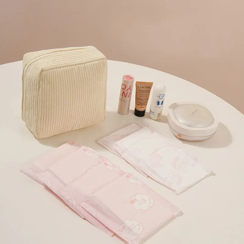 Pochette de rangement pour serviettes hygiéniques, trousse de voyage portable pour maquillage et rouge à lèvres, mini pochette multifonction pour écouteurs 4