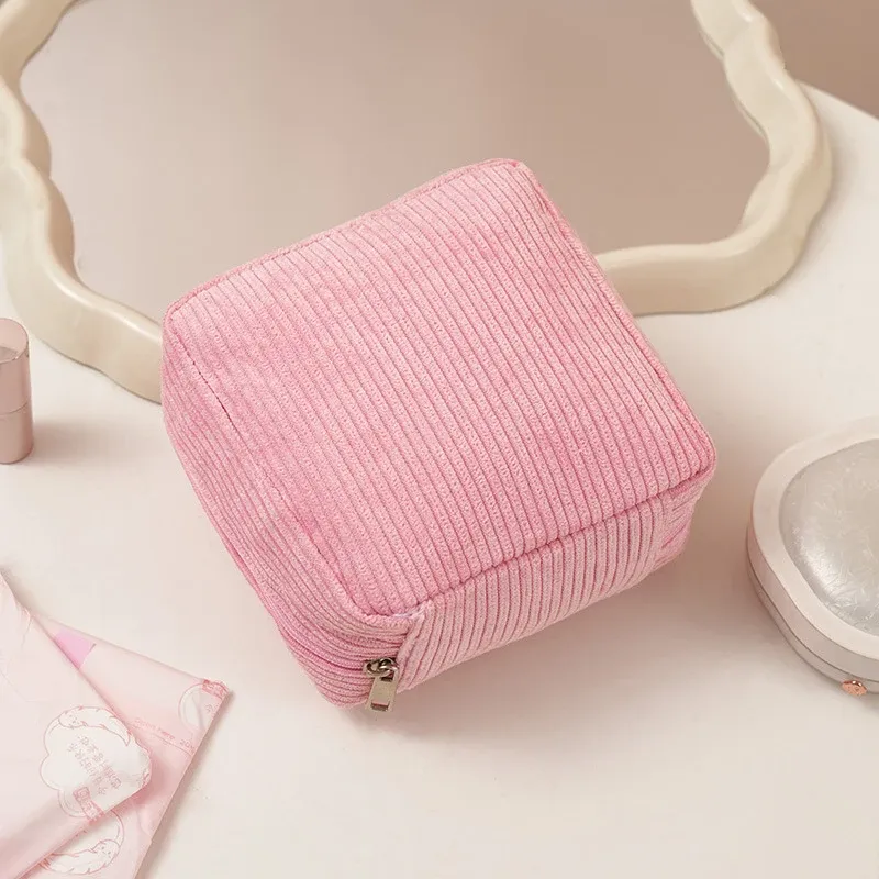 Pochette de rangement pour serviettes hygiéniques, trousse de voyage portable pour maquillage et rouge à lèvres, mini pochette multifonction pour écouteurs 5