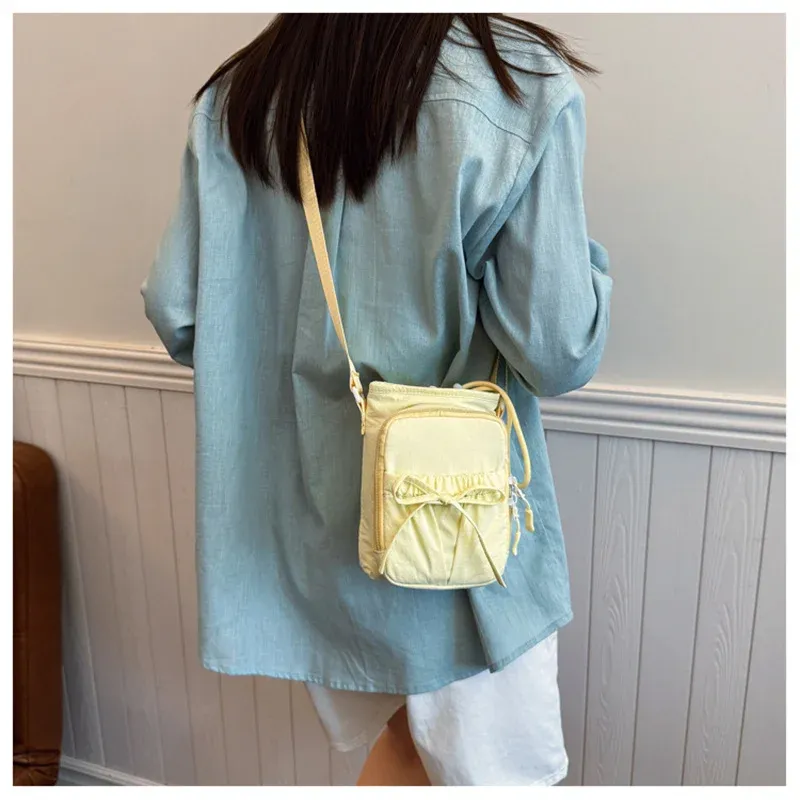 Sac bandoulière léger, détail de la bandoulière