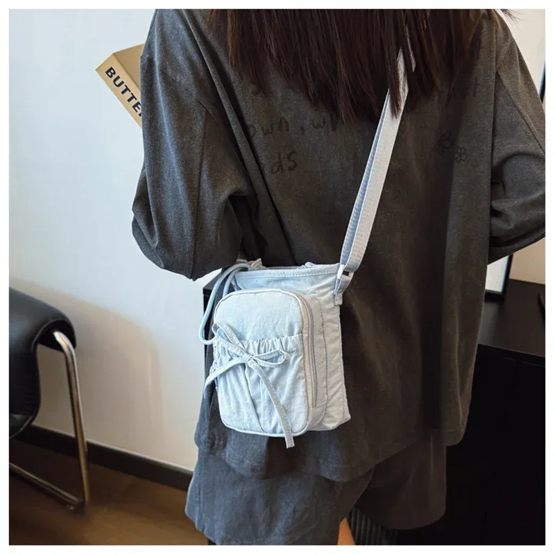 Sac bandoulière léger, détail de la sangle