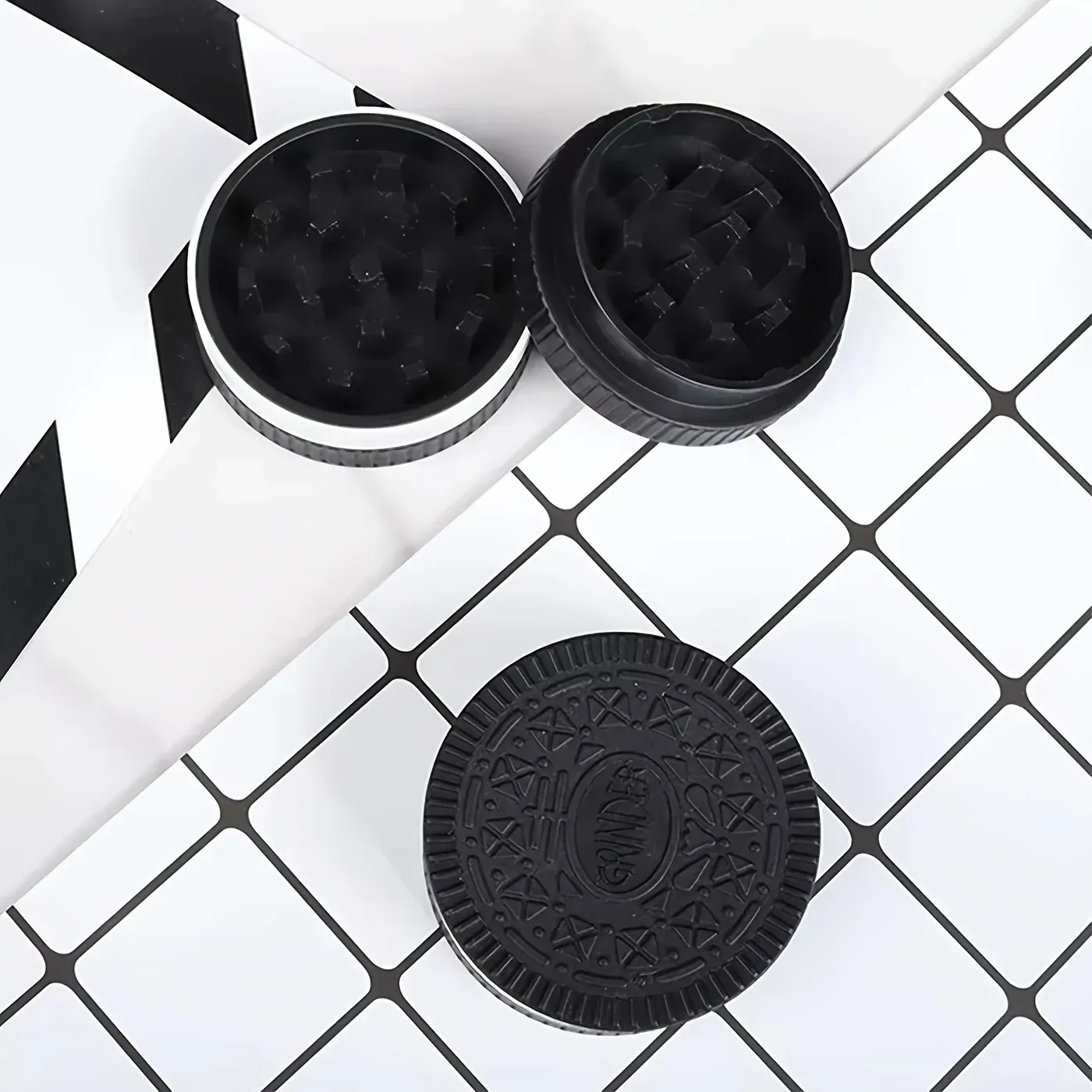 Moulin à épices manuel vanille 2,2 pouces, design ludique en forme de biscuit, accessoires de protection portables en plastique 2