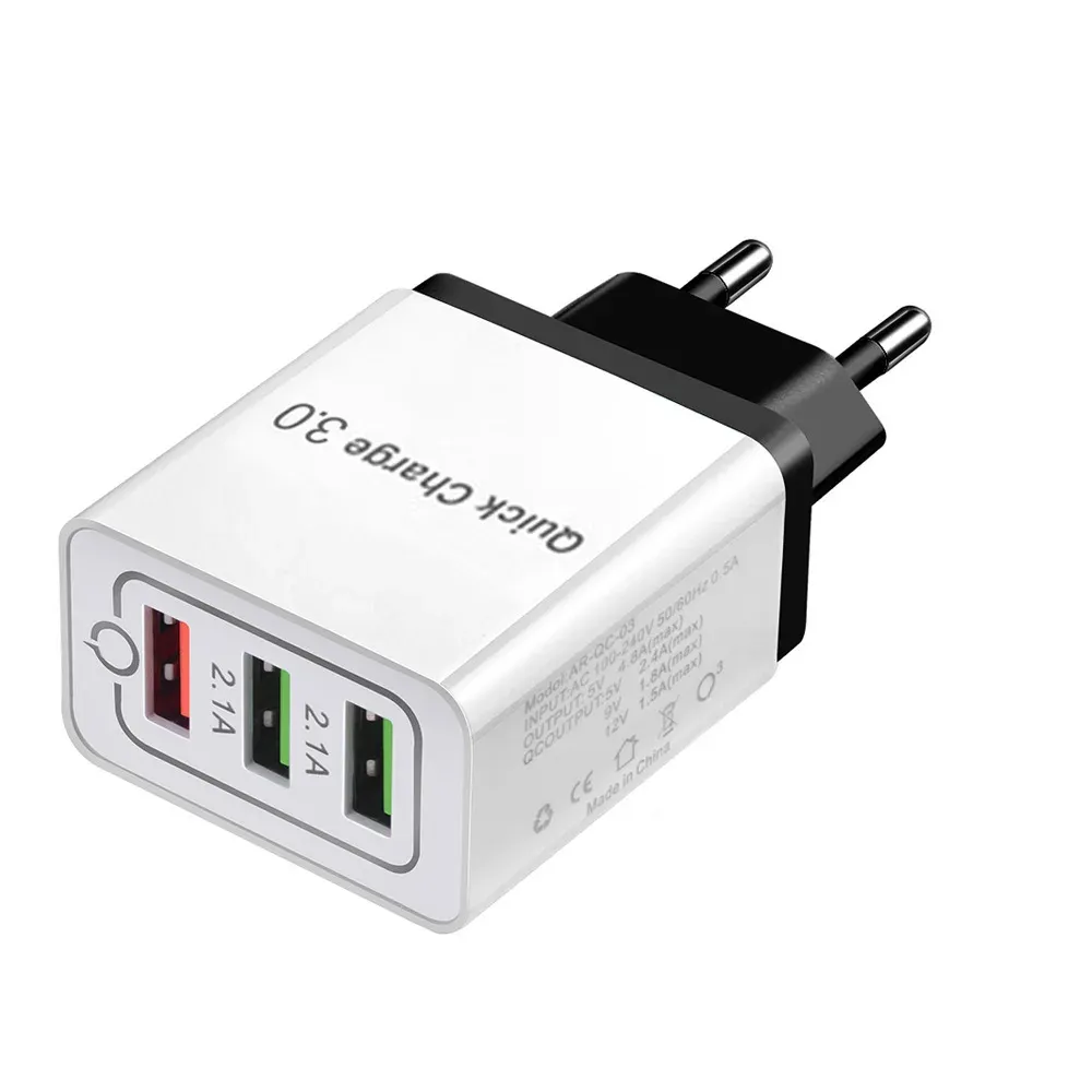 Gros plan sur les ports et la finition du chargeur