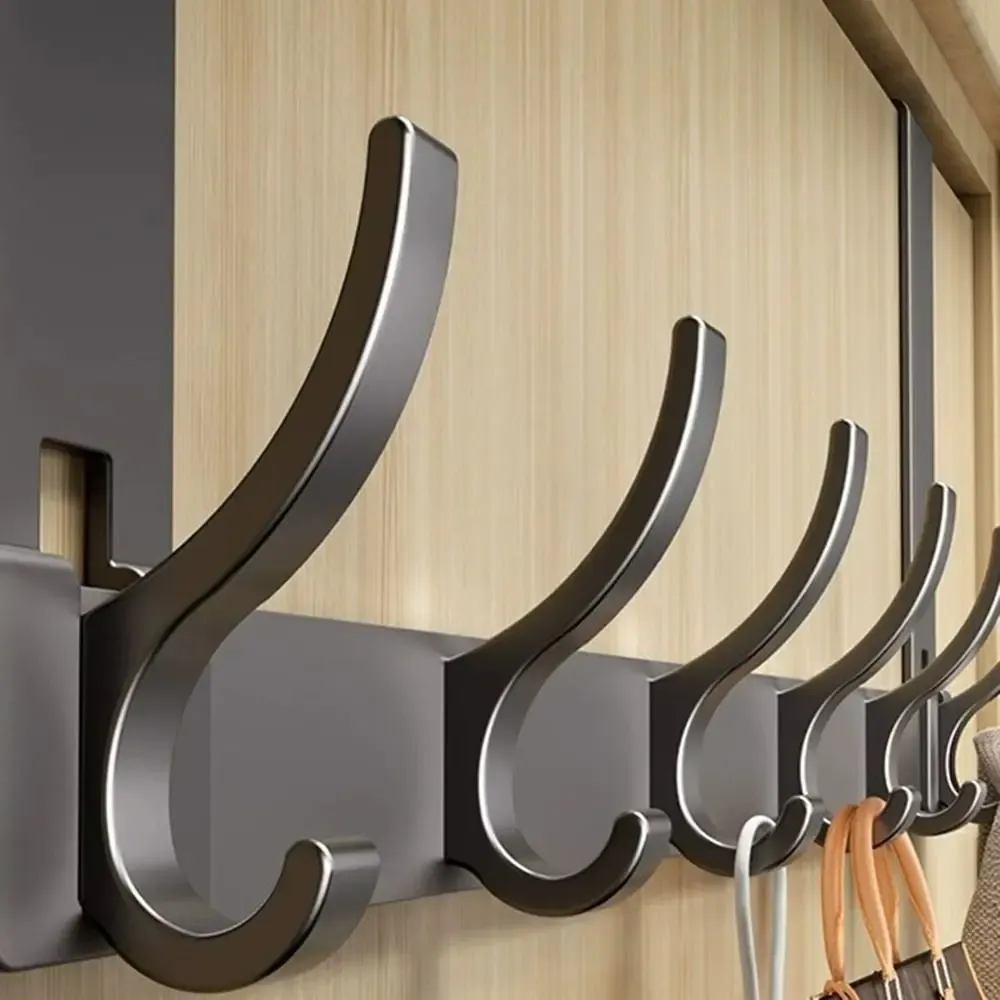 Rangement d'accessoires sur porte