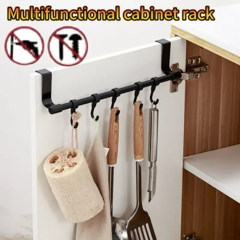 Porte-serviettes mural installé sur une armoire de cuisine