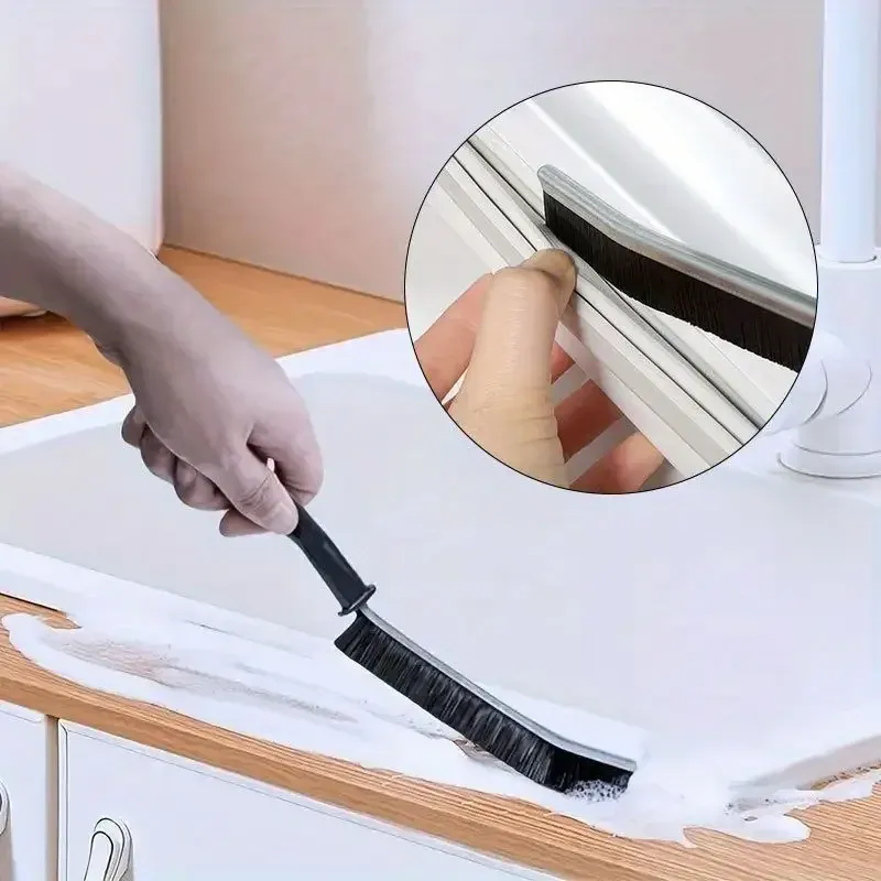 Brosse de nettoyage de fentes en utilisation