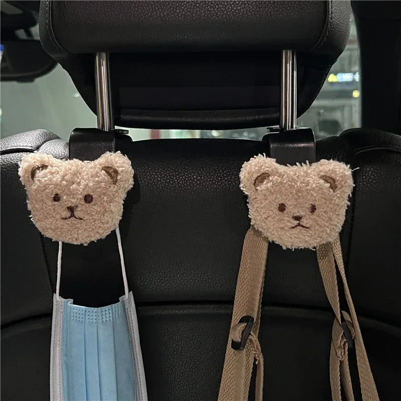 Crochet d'ours pour siège auto, en situation