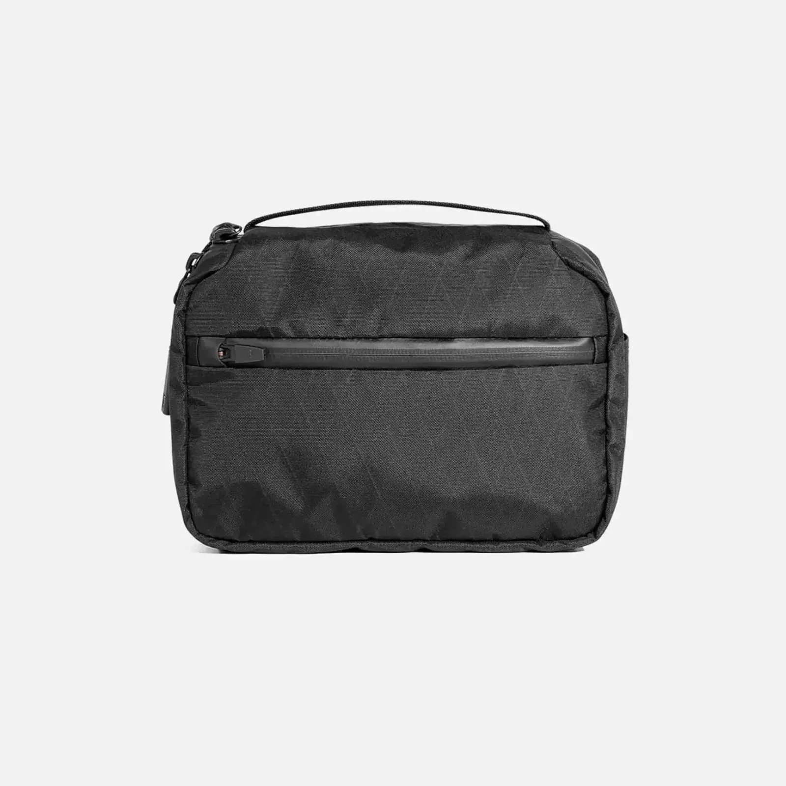 Kit de voyage minimaliste, ambiance lifestyle