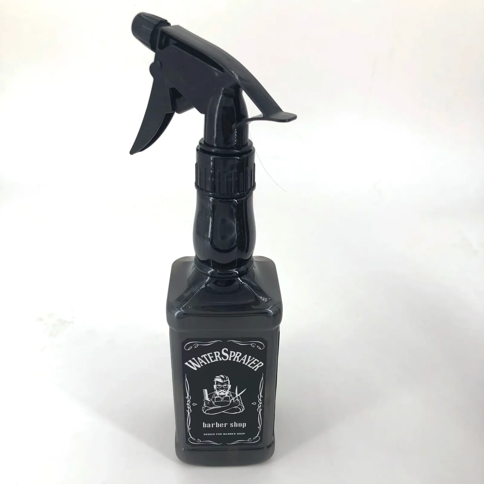 Pulvérisateur de coiffure rétro en situation