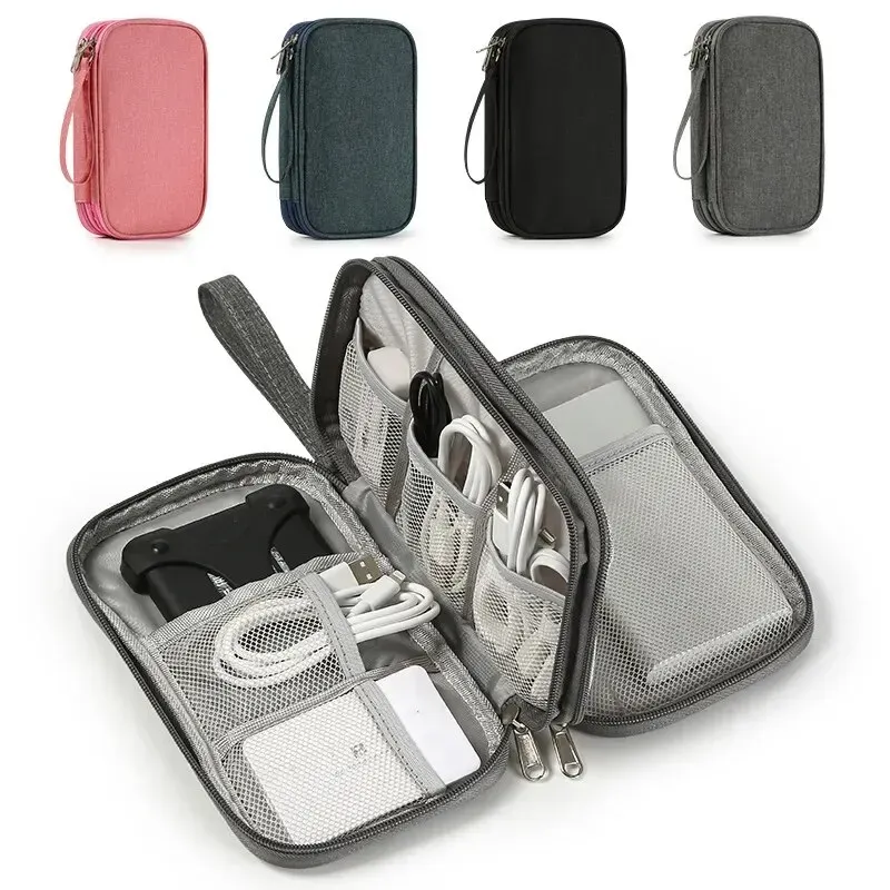 Pochette de rangement portable pour accessoires numériques : câbles USB, écouteurs et chargeur, format voyage