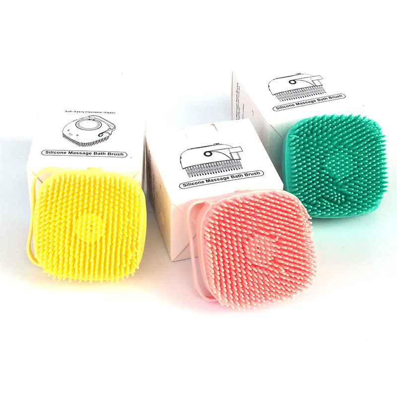 Brosse de bain pour chien et chat en utilisation