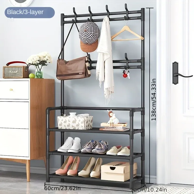 Vue détaillée du porte-manteau et du meuble à chaussures