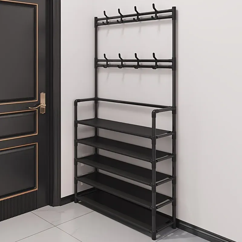 Porte-manteau en métal intégré à un décor contemporain