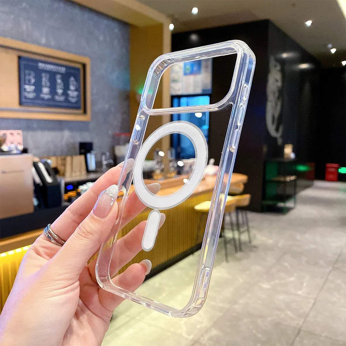 Coque transparente MagSafe pour iPhone, vue d'ensemble