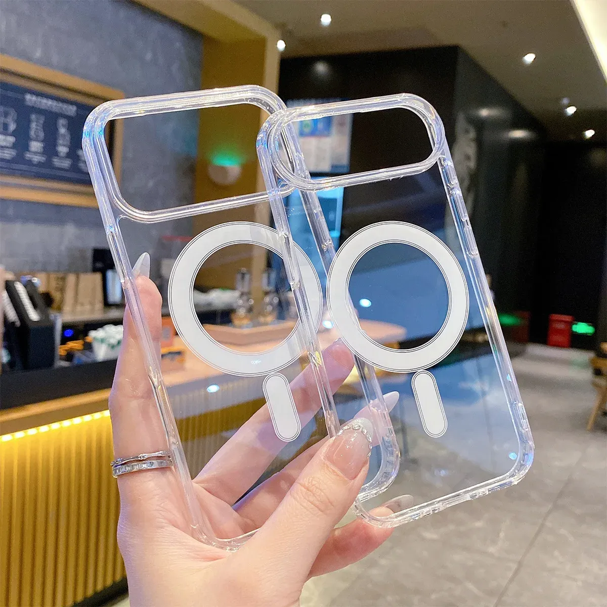 Coque transparente MagSafe pour iPhone, vue latérale