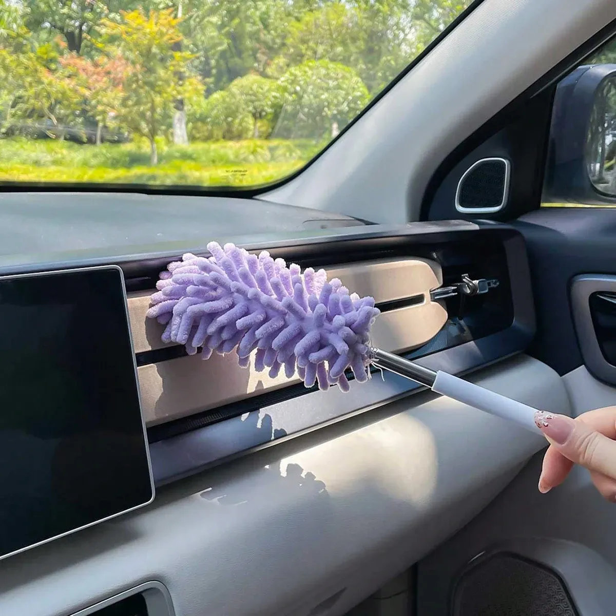 Brosse anti-statique rétractable pour le nettoyage de la poussière automobile 2