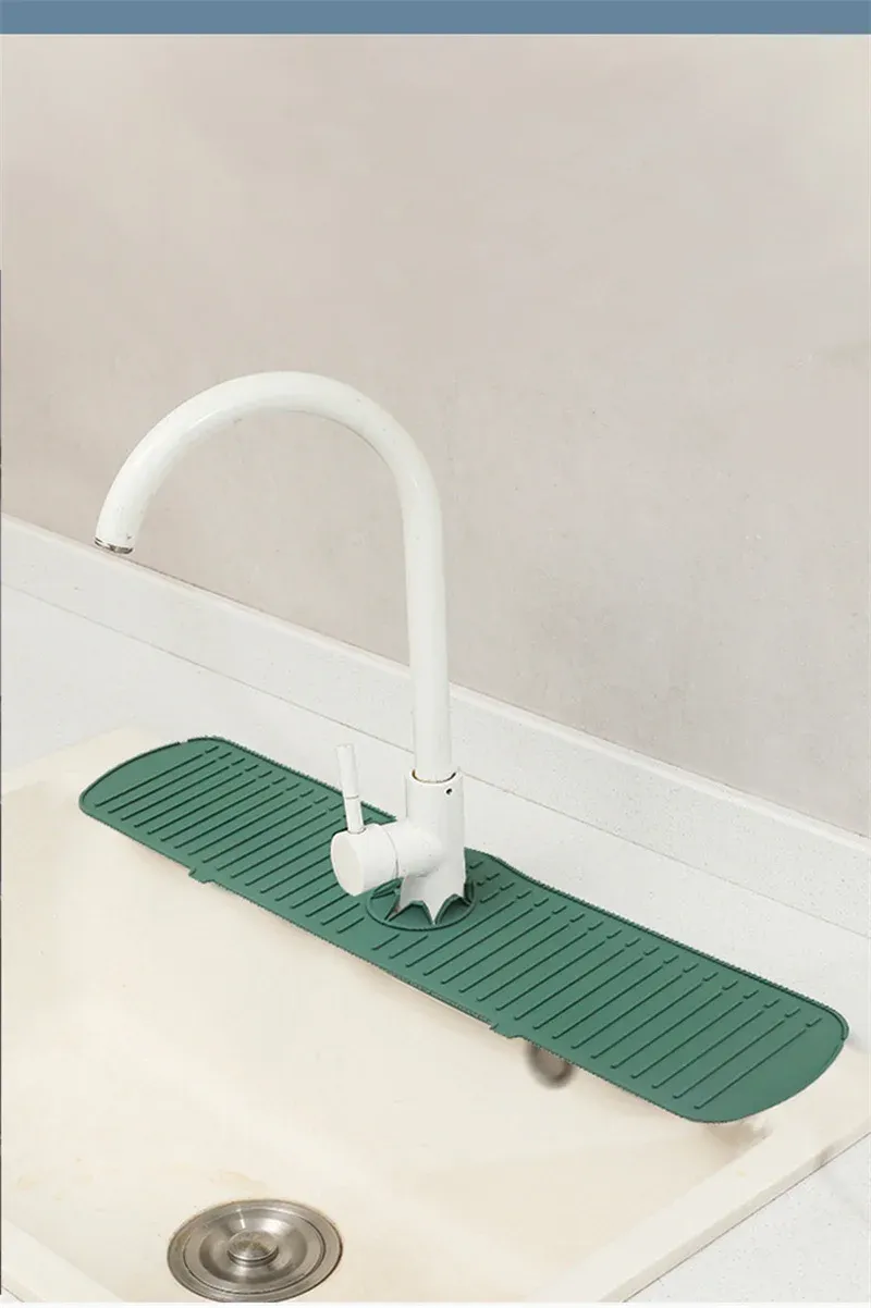 Tapis de robinet en silicone en situation d'usage