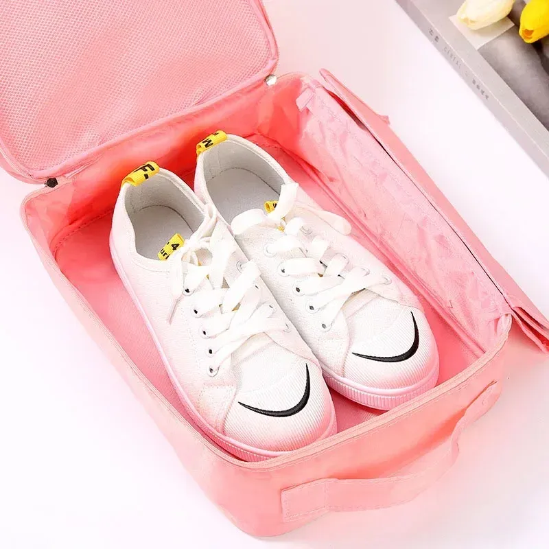 Organisateur de chaussures de voyage portable à 3 couches, pochette multifonction pour articles de toilette et sous-vêtements 5
