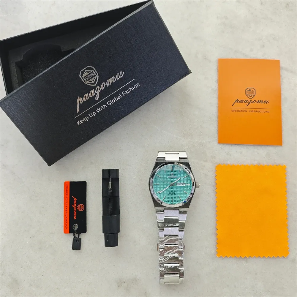 Montre chronographe personnalisée pour homme vue de face