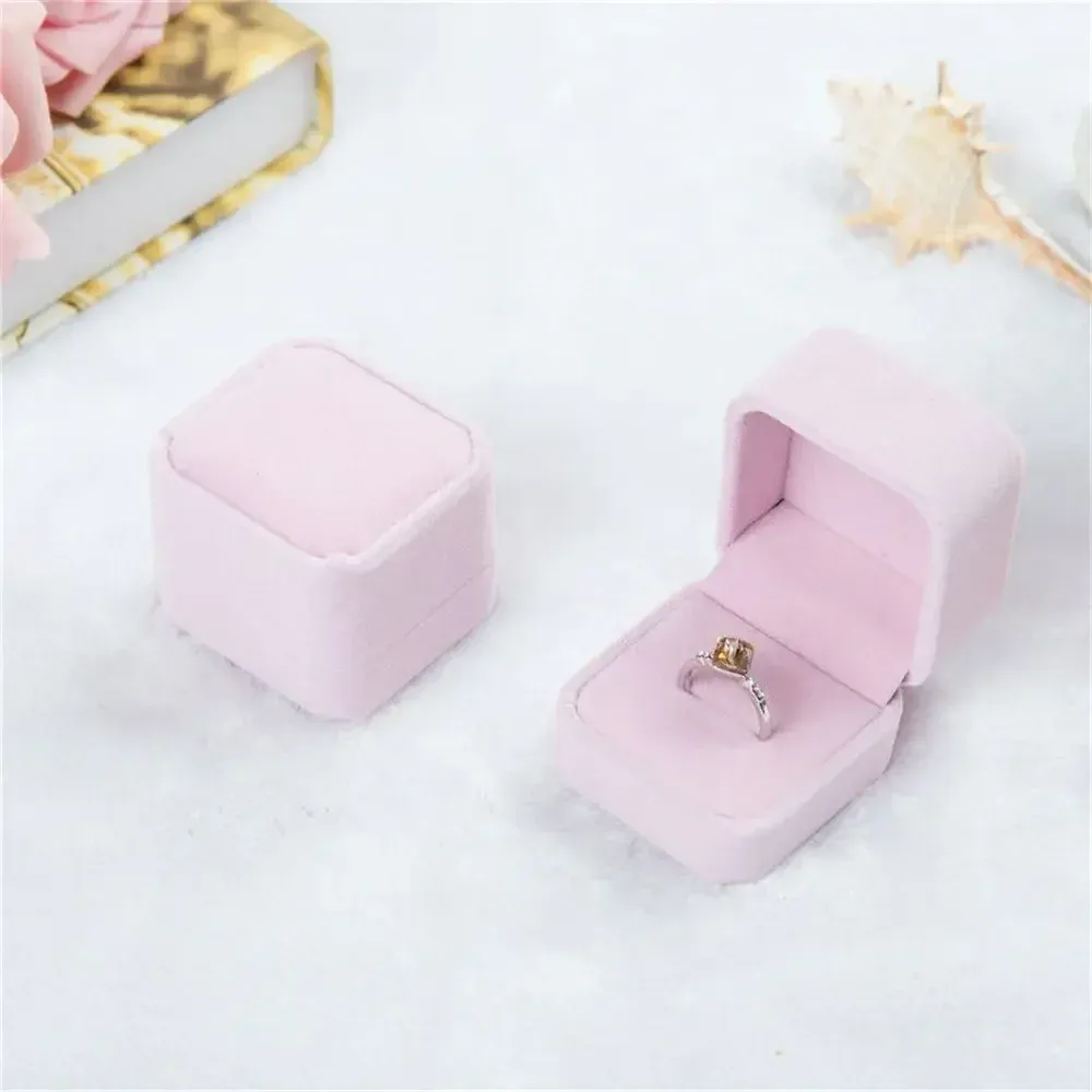 Boîte carrée rouge de fiançailles en velours pour boucles d'oreilles et bagues, organisateur pour cadeau de Saint-Valentin, présentoir de bagues de mariage, emballage de bijoux, vente en gros 13