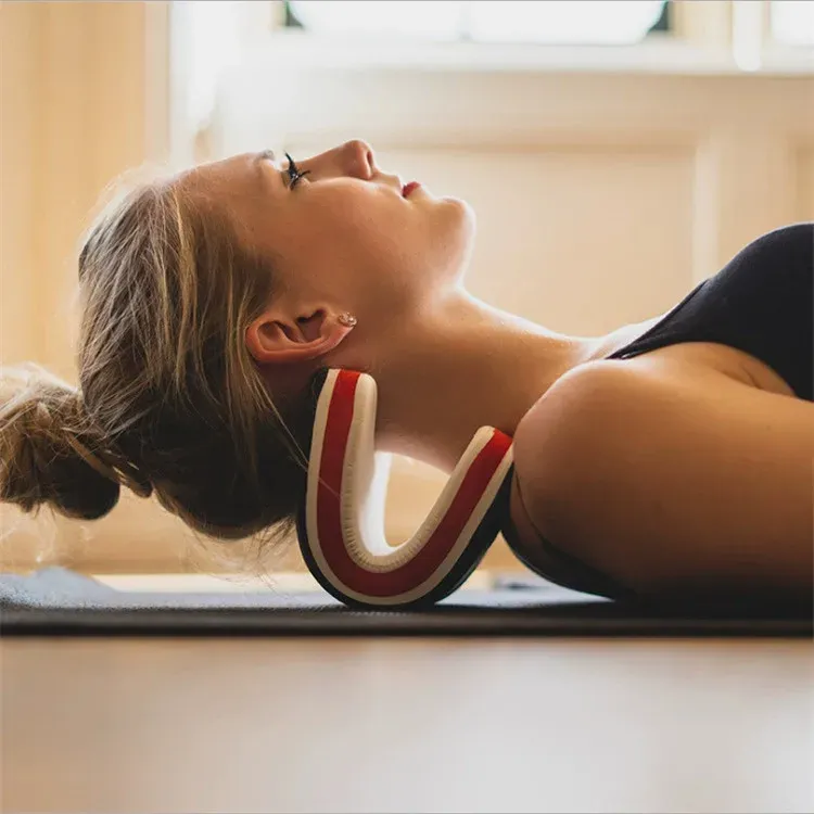 Oreiller de massage cervical en forme de U