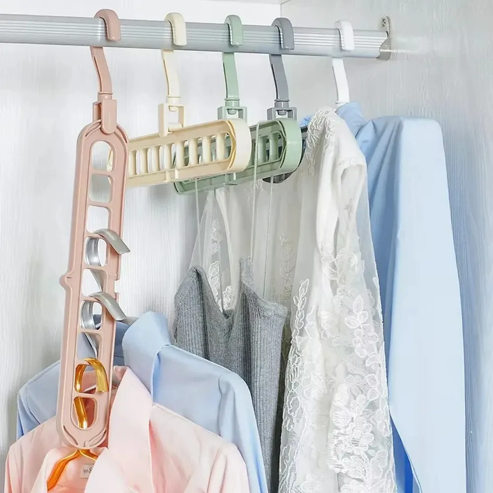 Détail du support de rangement pour vêtements
