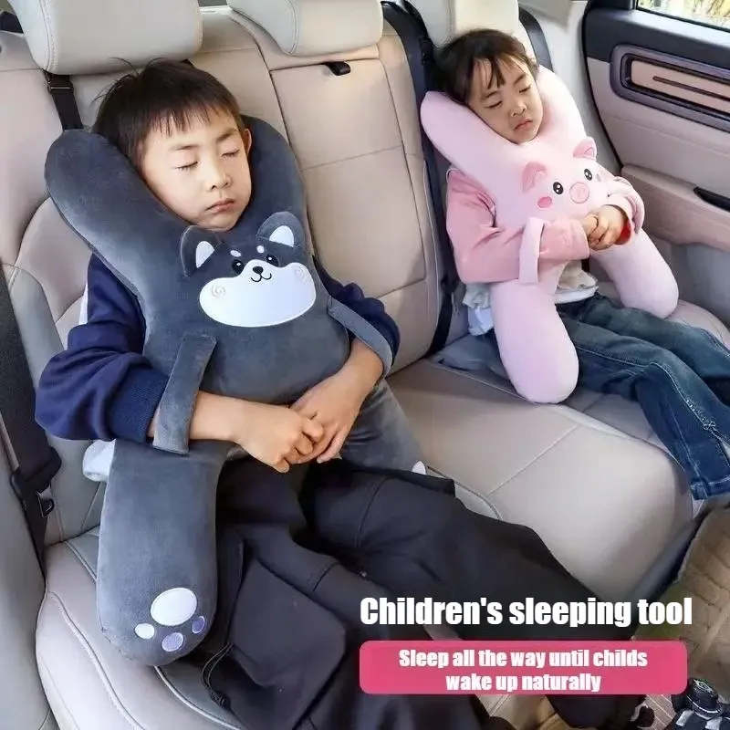 Oreiller cervical de voiture avec ceinture de sécurité, vue d'ensemble