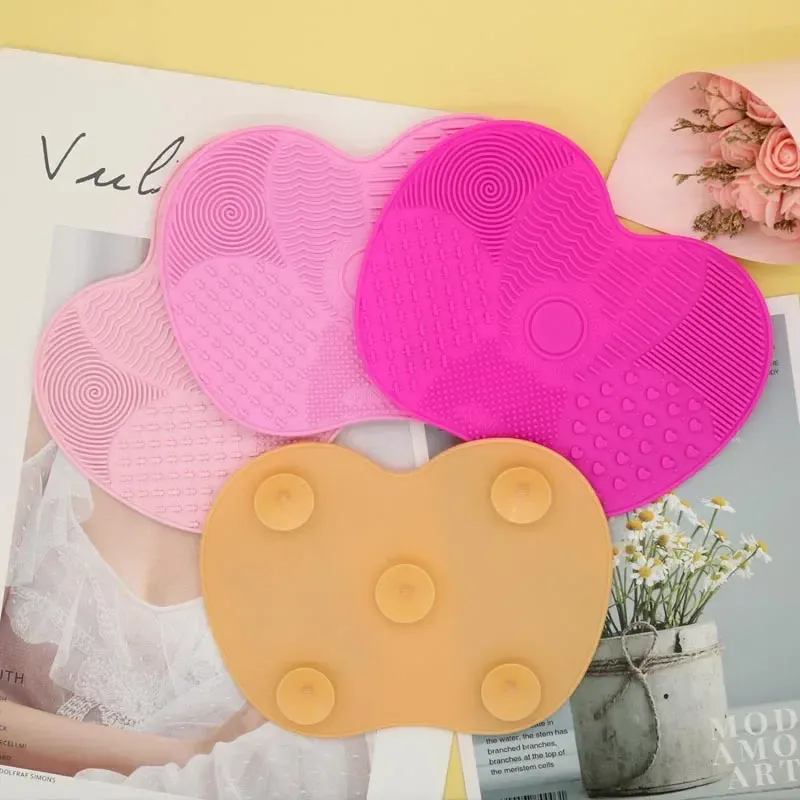 Nettoyeur de brosses coloré en silicone