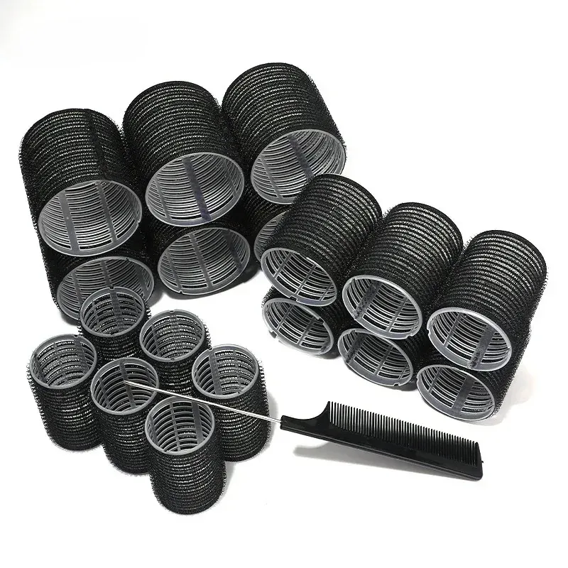 Accessoires de coiffure réunis pour la mise en forme