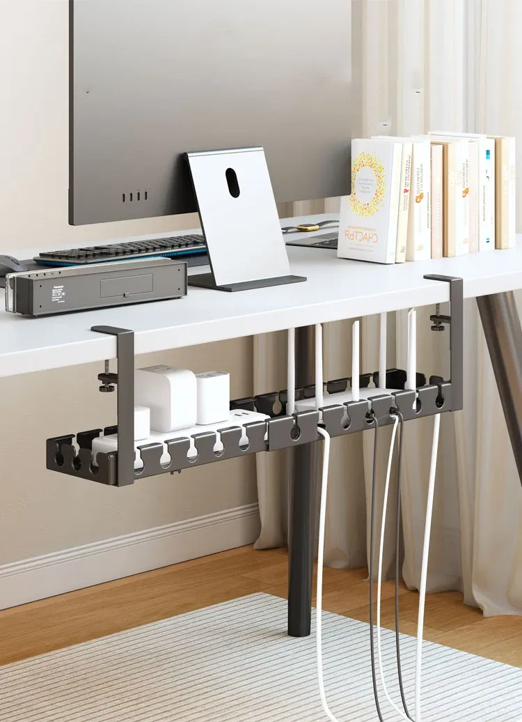 Plateau de rangement sous table en situation d'utilisation