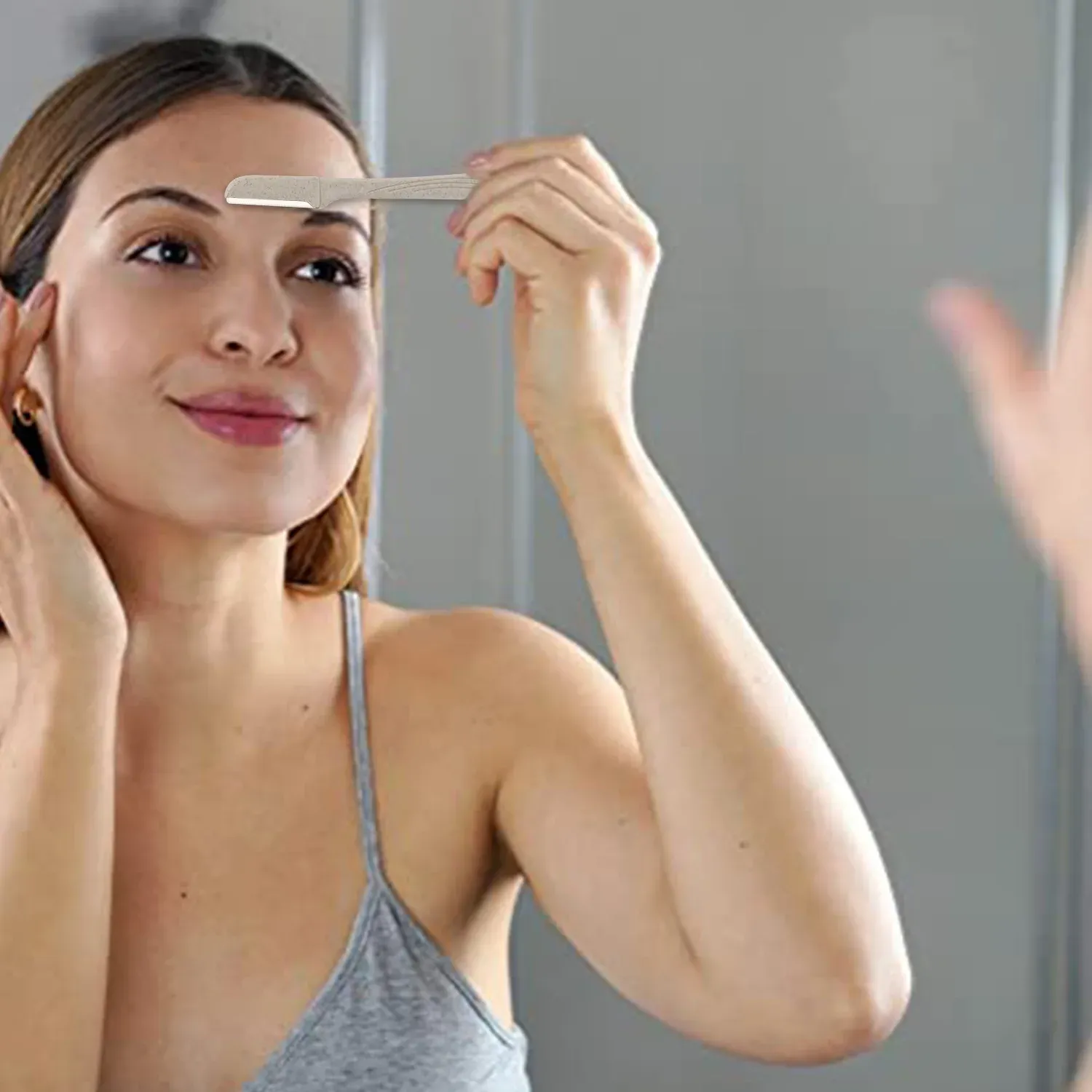Tondeuse à sourcils, prise en main