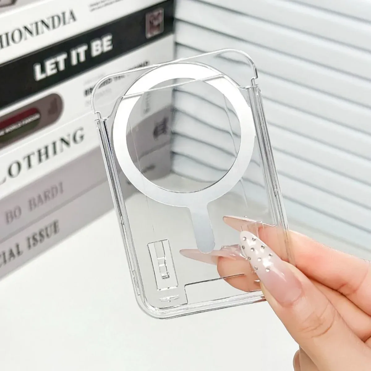 Porte-cartes magnétique transparent, en situation